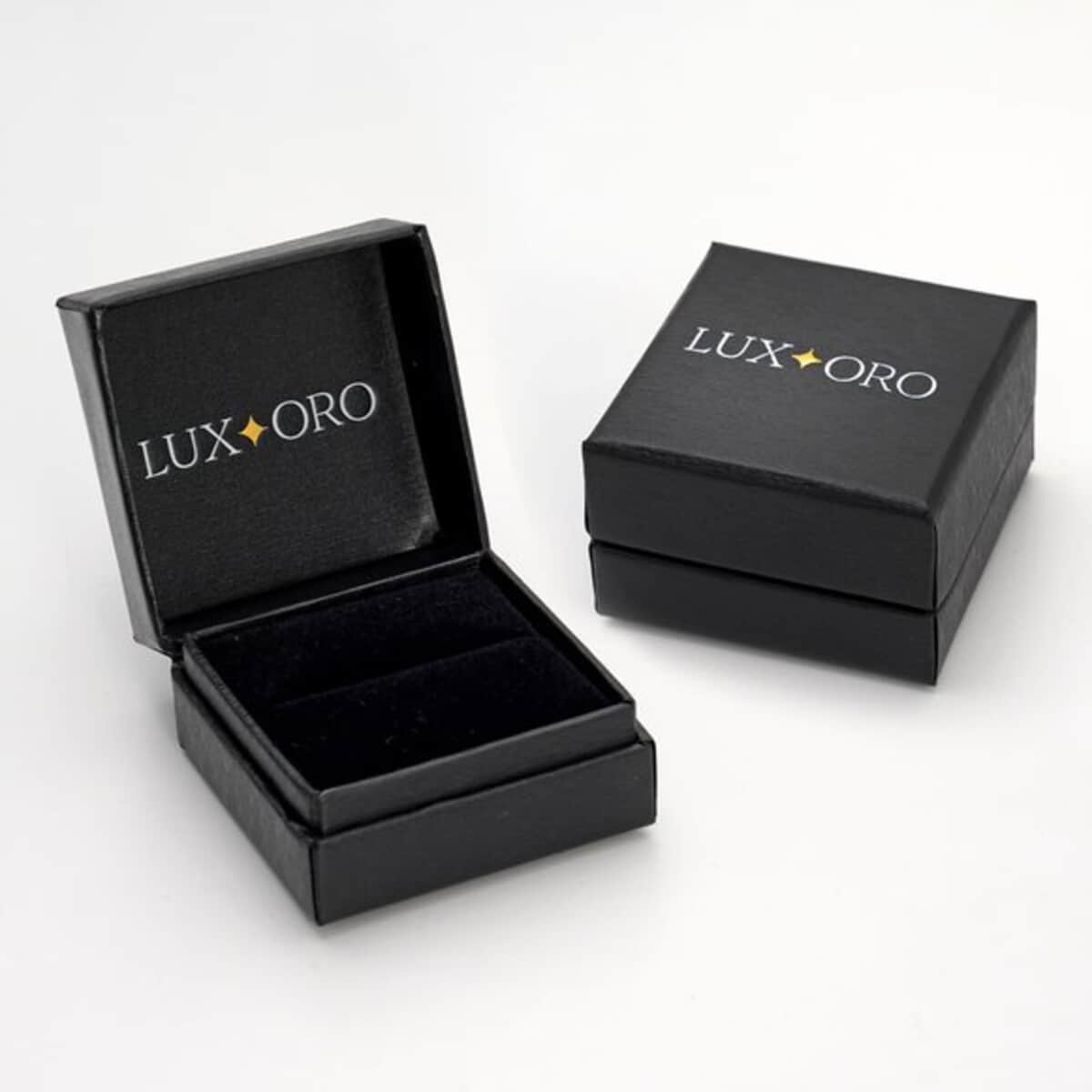 Luxoro 10K Yellow Gold Premium Socoto Emerald and Diamond Ring (Size 7.0) 0.85 ctw image number 6
