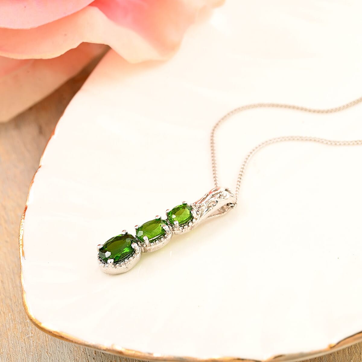 Chrome Diopside Pendant Necklace 20 Inches in Platinum Over Sterling Silver 1.25 ctw image number 1