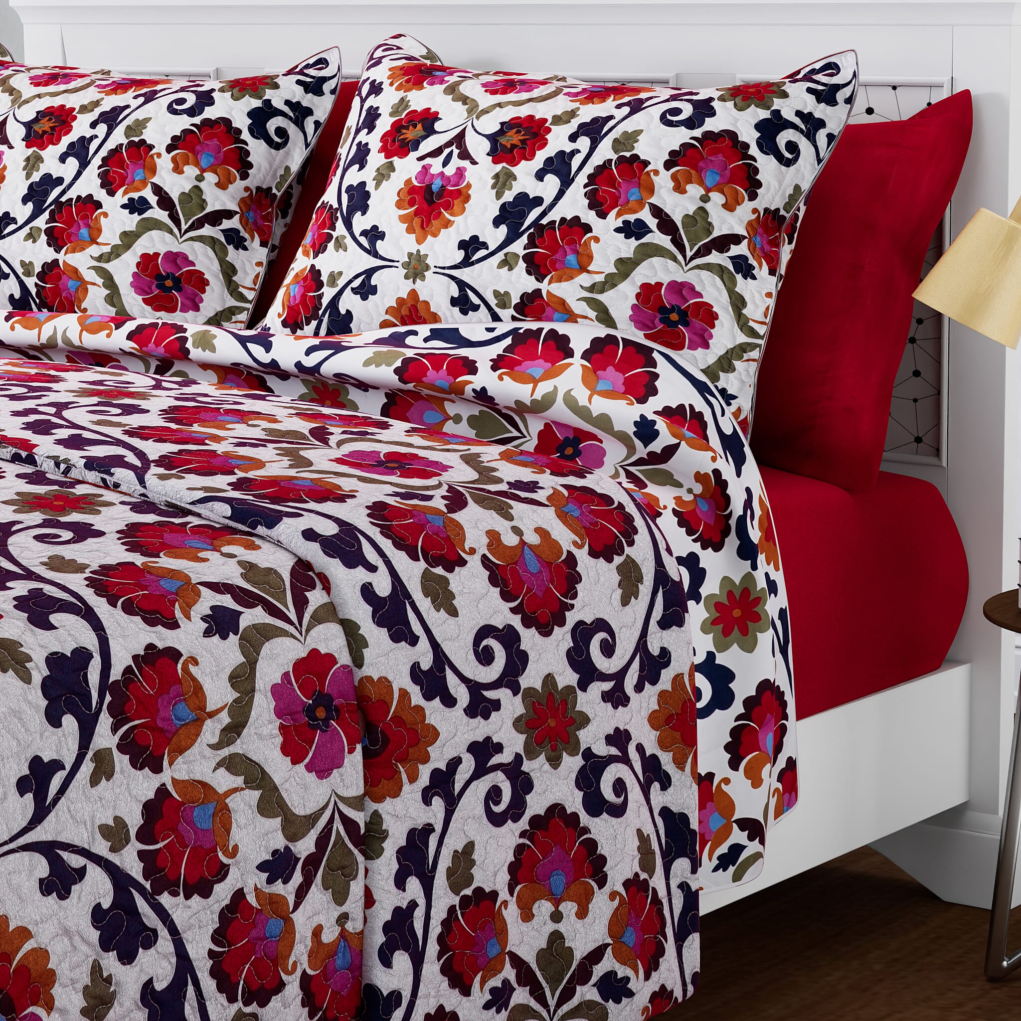 Homesmart Red Floral Print 7pc Quilt and Sheet Set - King (100% Microfiber)