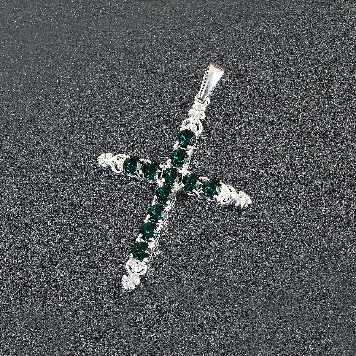 Emerald Crystal Pendant in Sterling Silver image number 1