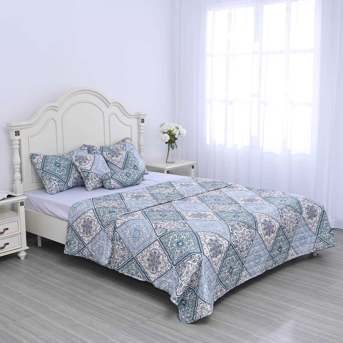 Homesmart Blue and Green Flower Printed 6pcs Quilt Set - Queen (100% Microfiber) image number 0