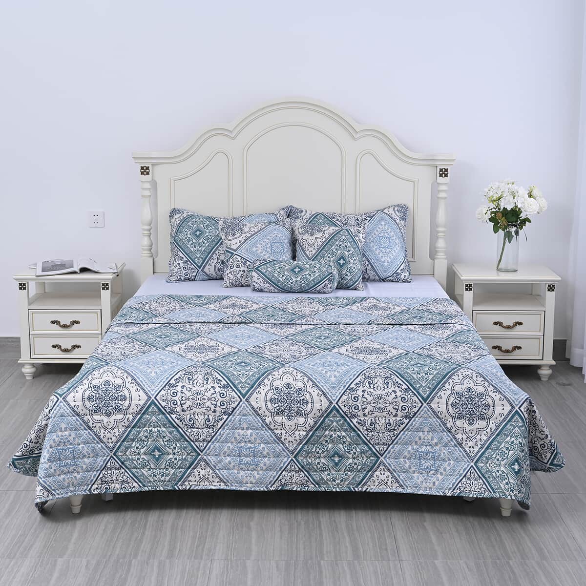 Homesmart Blue and Green Flower Printed 6pcs Quilt Set - Queen (100% Microfiber) image number 1