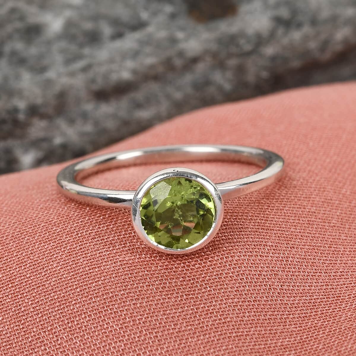 Peridot Solitaire Ring in Platinum Over Sterling Silver (Size 7.0) 0.90 ctw image number 1
