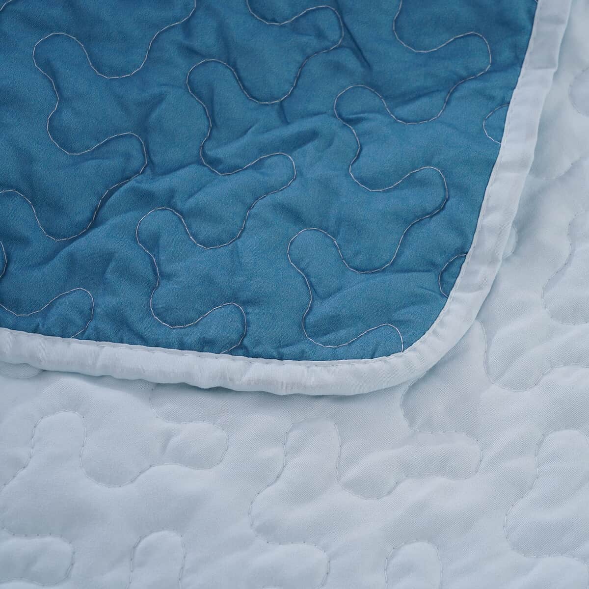 HOMESMART Teal Garden Digital Print 100% Microfiber Quilted Bedspread and 2 Pillow Shams - Queen image number 4