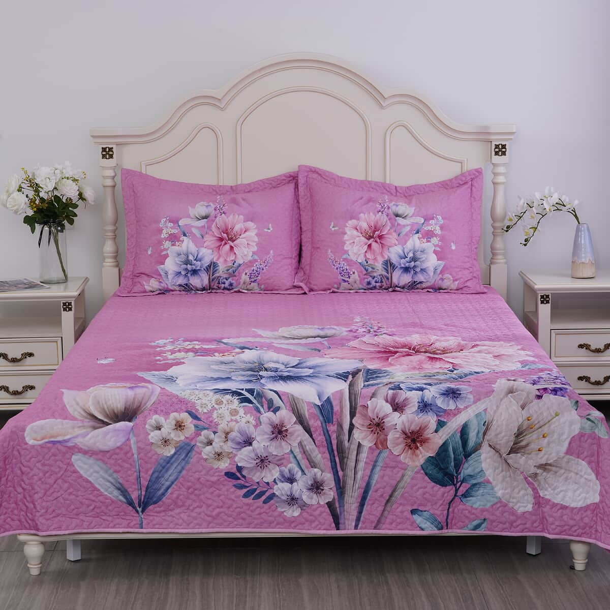 Homesmart Pink Floral Digital Print 100% Microfiber Quilted Bedspread and 2 Pillow Shams - Queen image number 1
