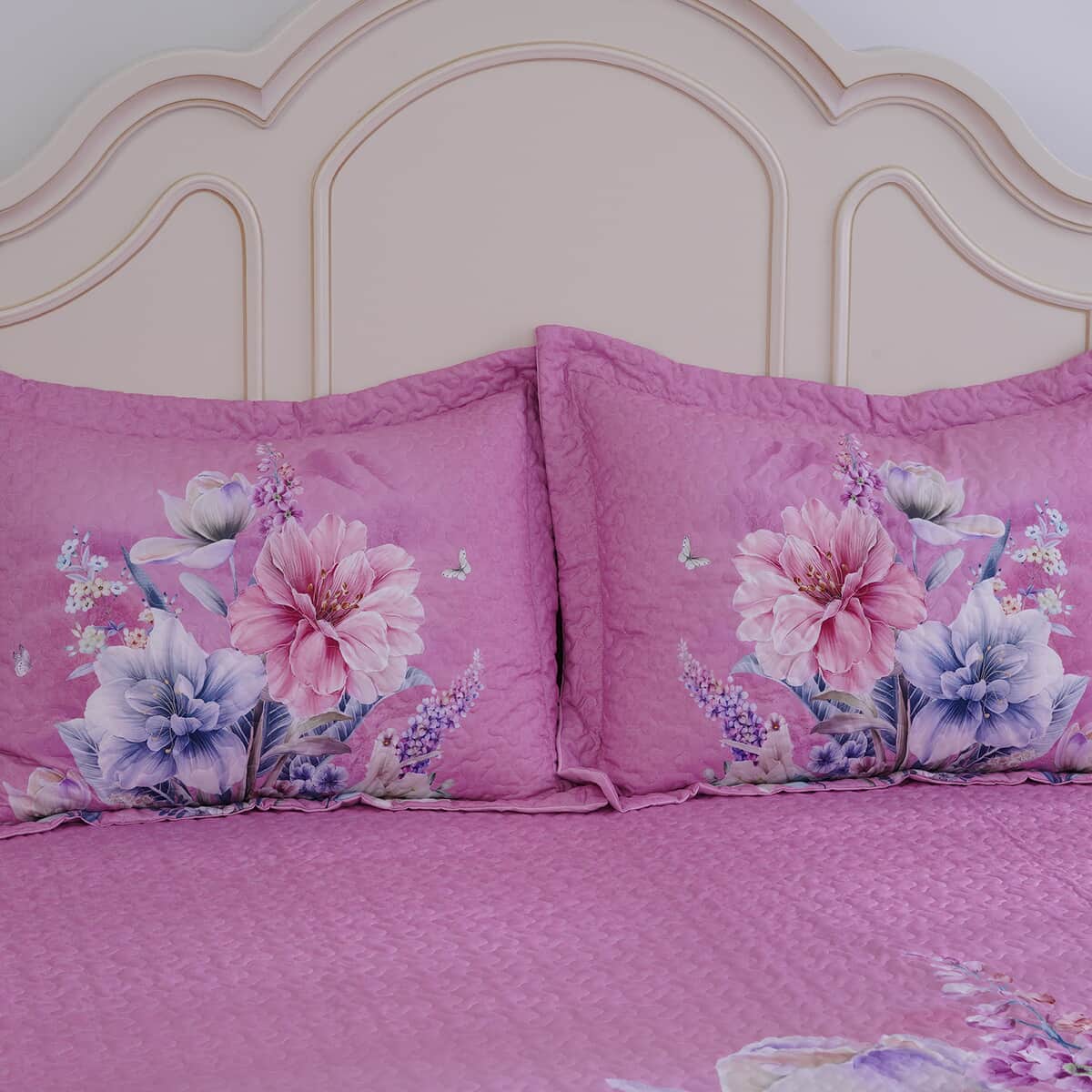 Homesmart Pink Floral Digital Print 100% Microfiber Quilted Bedspread and 2 Pillow Shams - Queen image number 2