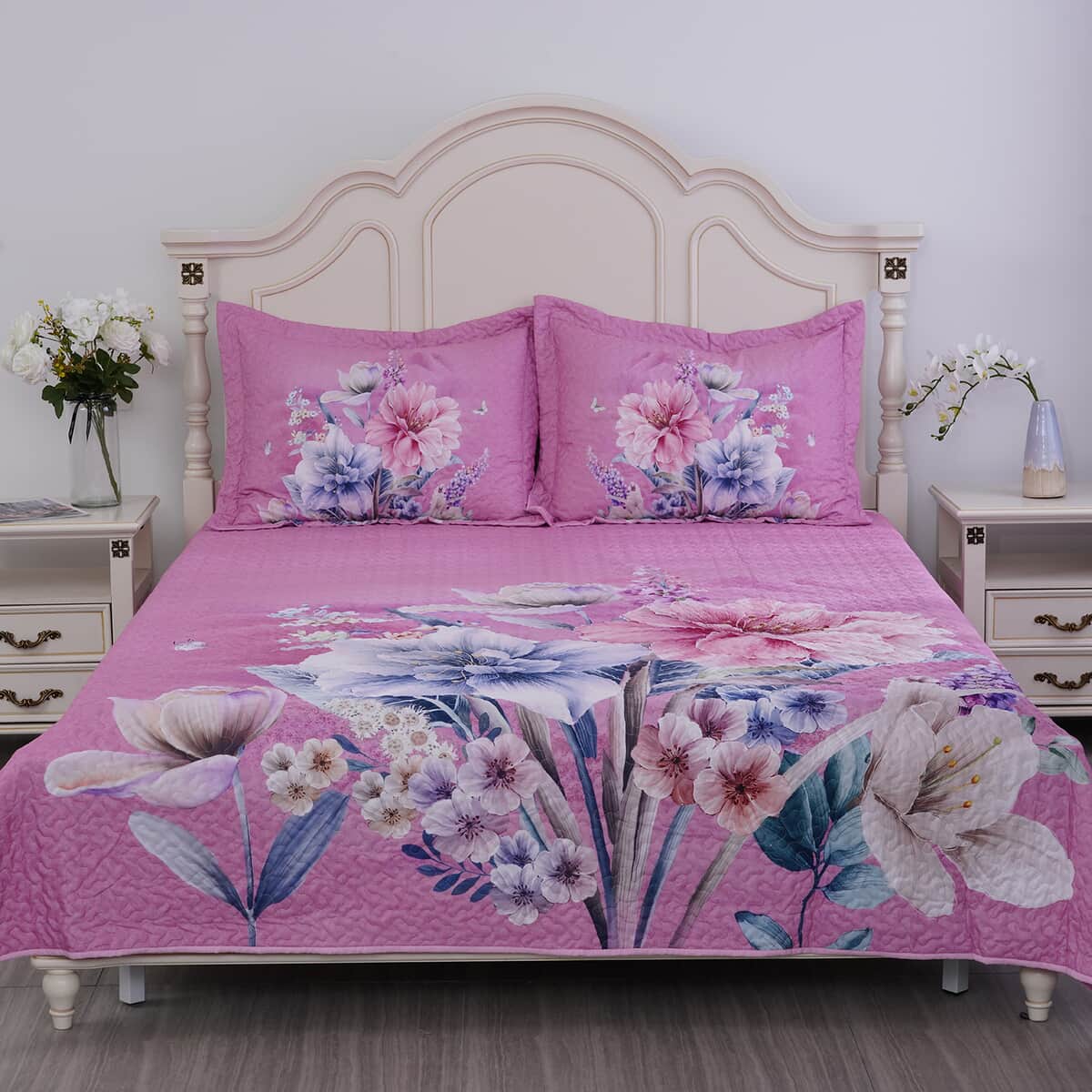 Homesmart Pink Floral Digital Print 100% Microfiber Quilted Bedspread and 2 Pillow Shams - King image number 1