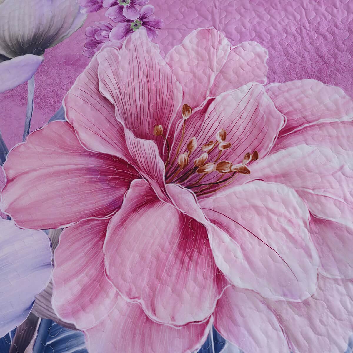 Homesmart Pink Floral Digital Print 100% Microfiber Quilted Bedspread and 2 Pillow Shams - King image number 3