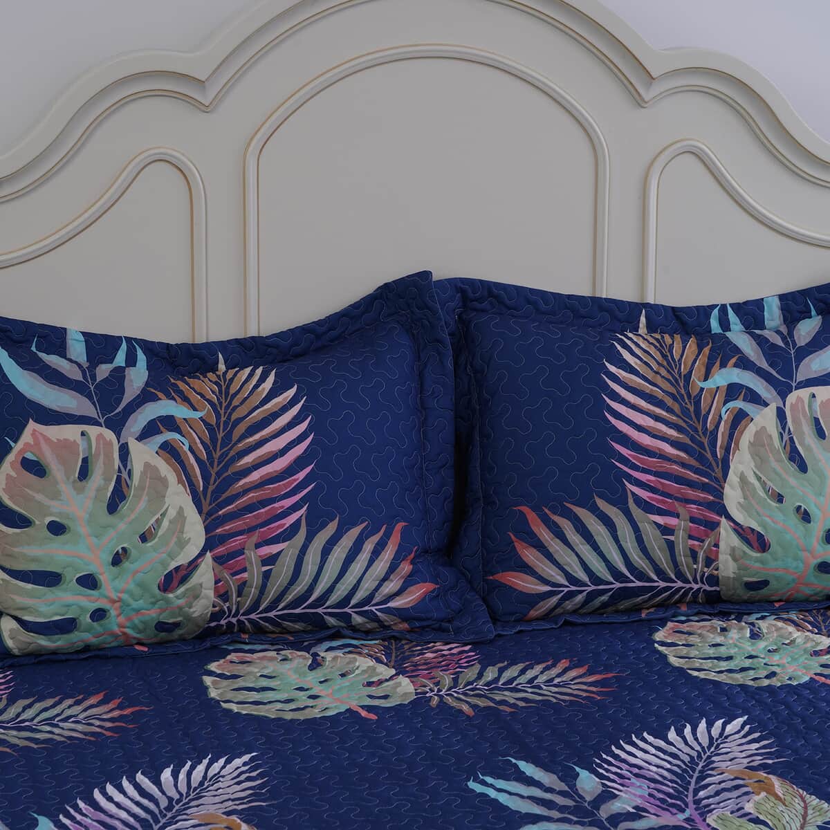 Homesmart Blue Tropical Digital Print 100% Microfiber Quilted Bedspread and 2 Pillow Shams - Queen image number 2