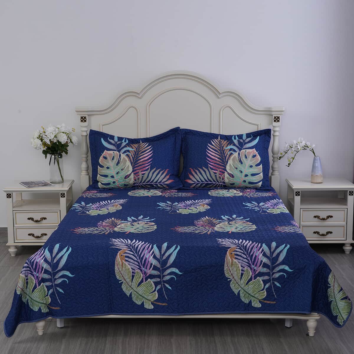 Homesmart Blue Tropical Digital Print 100% Microfiber Quilted Bedspread and 2 Pillow Shams - King image number 1