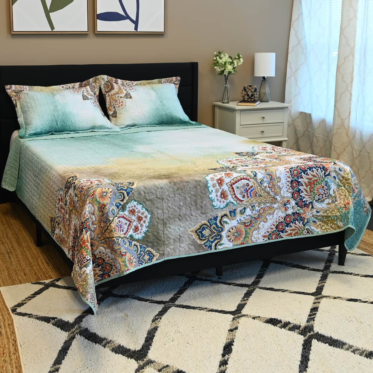 Homesmart Green Bohemian Digital Print 100% Microfiber Quilted Bedspread and 2 Pillow Shams - Queen image number 0