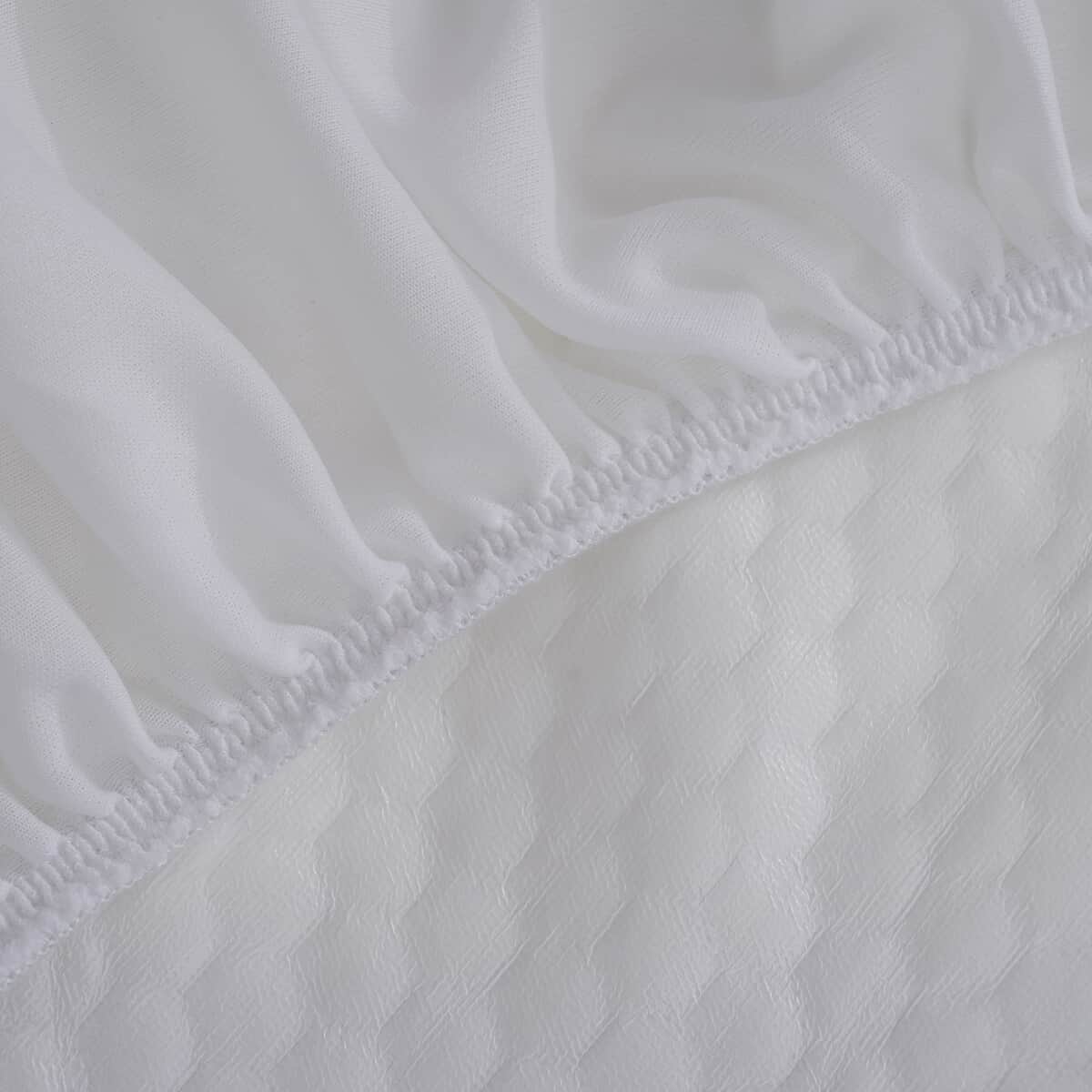 HOMESMART White Jacquard Cooling Waterproof Mattress Protector - Queen (with 15 Deep Pocket) image number 3