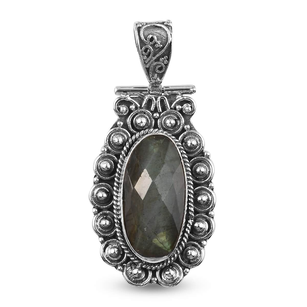 Malagasy Labradorite Pendant in Platinum Over Sterling Silver 7.50 ctw image number 0