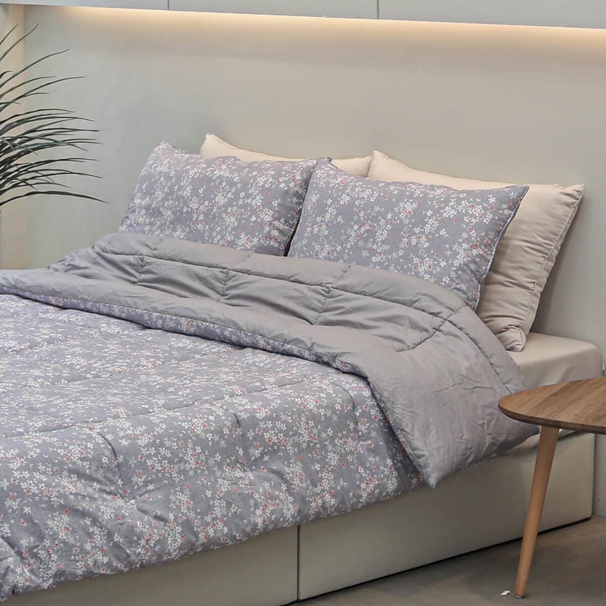 Aroma Sleep Comforter with Lavender Scented Antibacterial Technology - Gray (Queen) , Best Bed Comforter , Cozy Comforter Blanket , Cotton Comforter image number 1