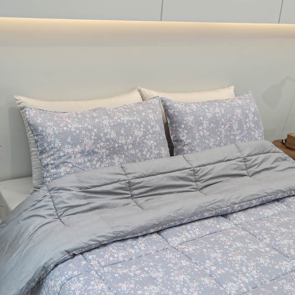 Aroma Sleep Comforter with Lavender Scented Antibacterial Technology - Gray (Queen) , Best Bed Comforter , Cozy Comforter Blanket , Cotton Comforter image number 3