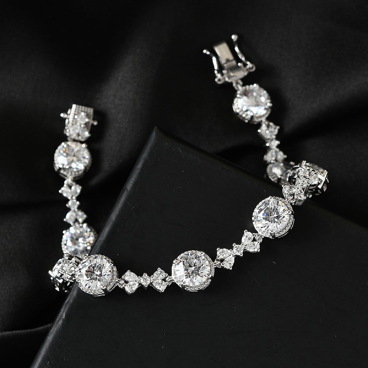Lustro Stella Made with Finest CZ Bracelet in Platinum Over Sterling Silver (7.25 In) 11.30 Grams 24.00 ctw