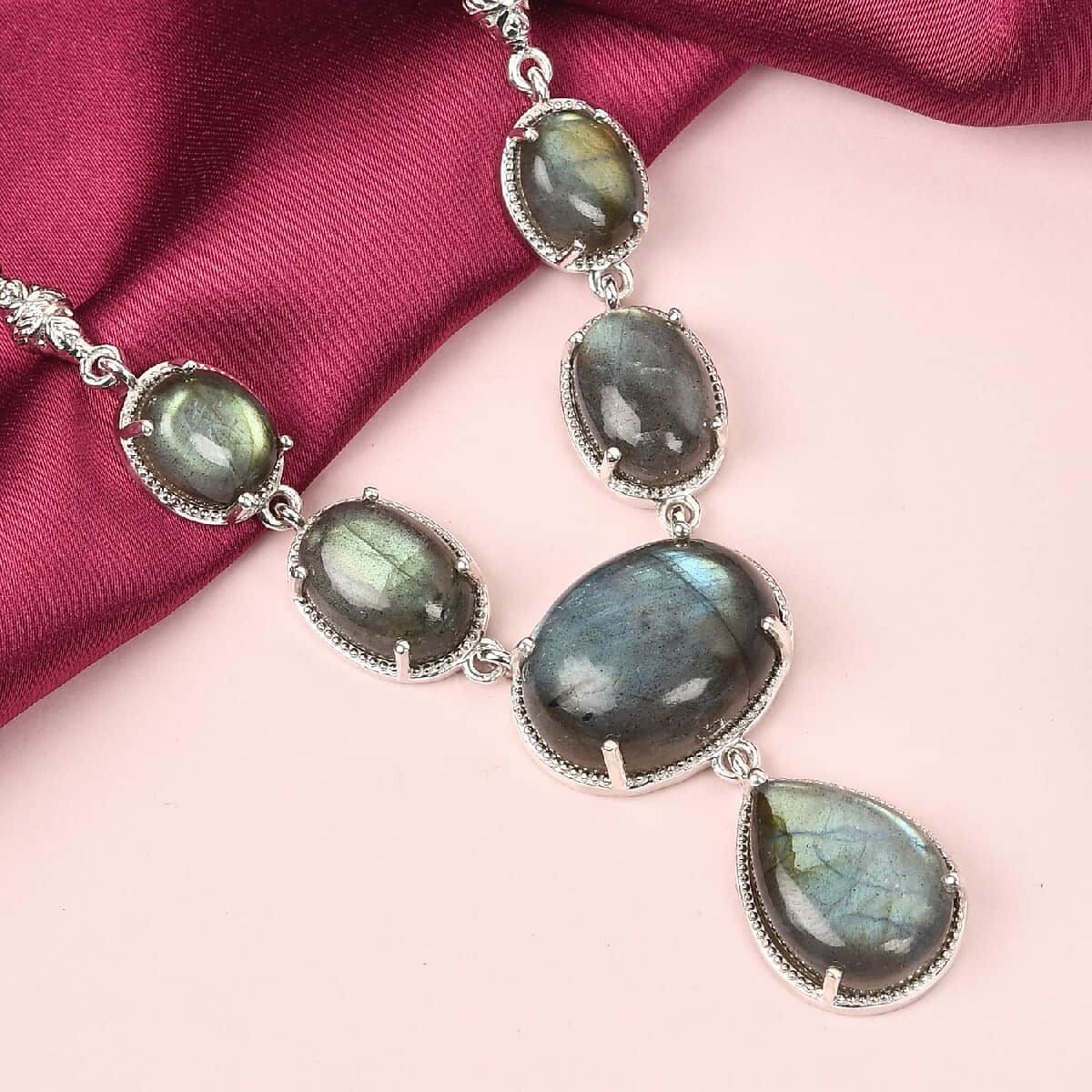 Malagasy Labradorite Fancy Necklace 18 Inches in Platinum Over Sterling Silver 17.40 Grams 49.75 ctw image number 1
