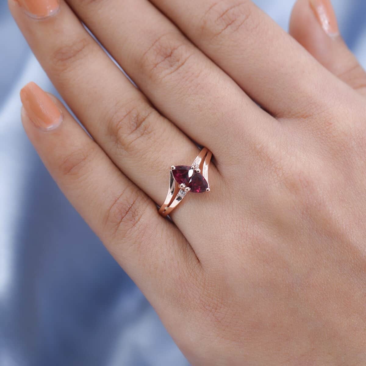 Tanzanian Wine Garnet and White Zircon Ring in Vermeil Rose Gold Over Sterling Silver (Size 8.0) 1.10 ctw image number 2