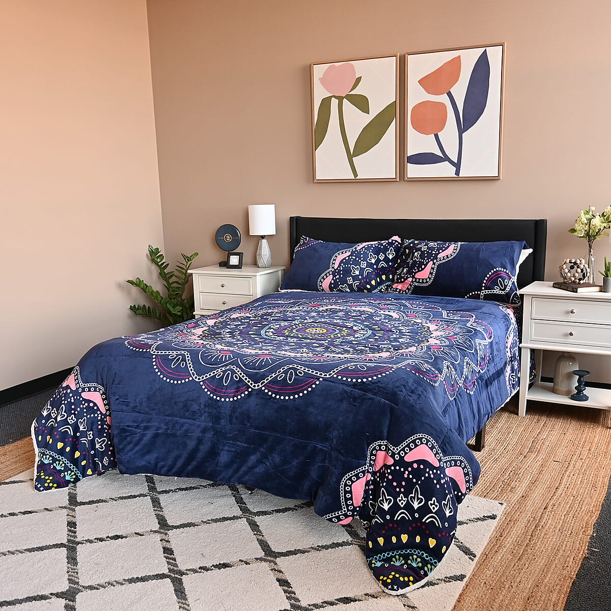 Homesmart Navy Blue Floral Print Pattern Flannel and Sherpa Comforter and Pillow Cover image number 0