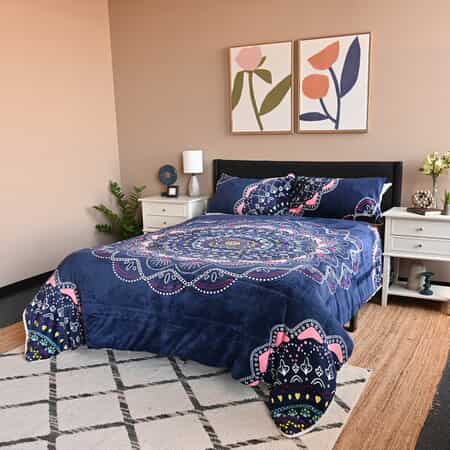 Homesmart Navy Blue Floral Print Pattern Flannel and Sherpa Comforter and Pillow Cover image number 0