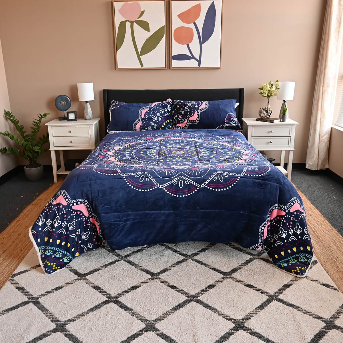 Multi Color Print Pattern Flannel ans Sherpa Comforter (90"x98") and Pillow Cover (20"x36") image number 1