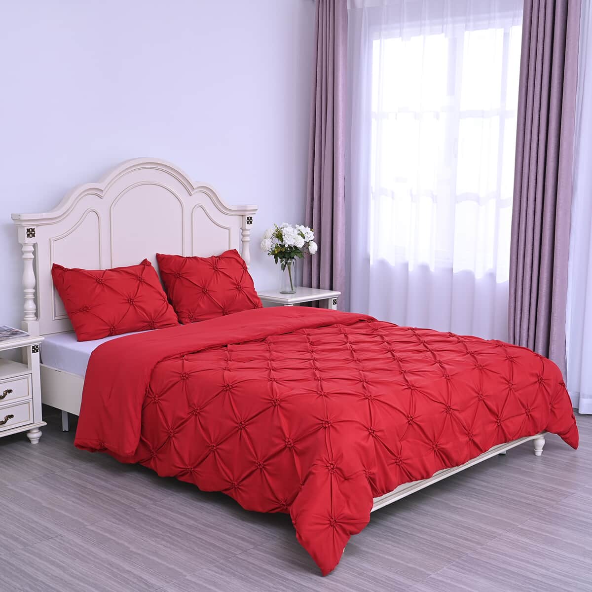 Homesmart Red Diamond Pattern Microfiber Comforter with 2 Shams - -Queen image number 0