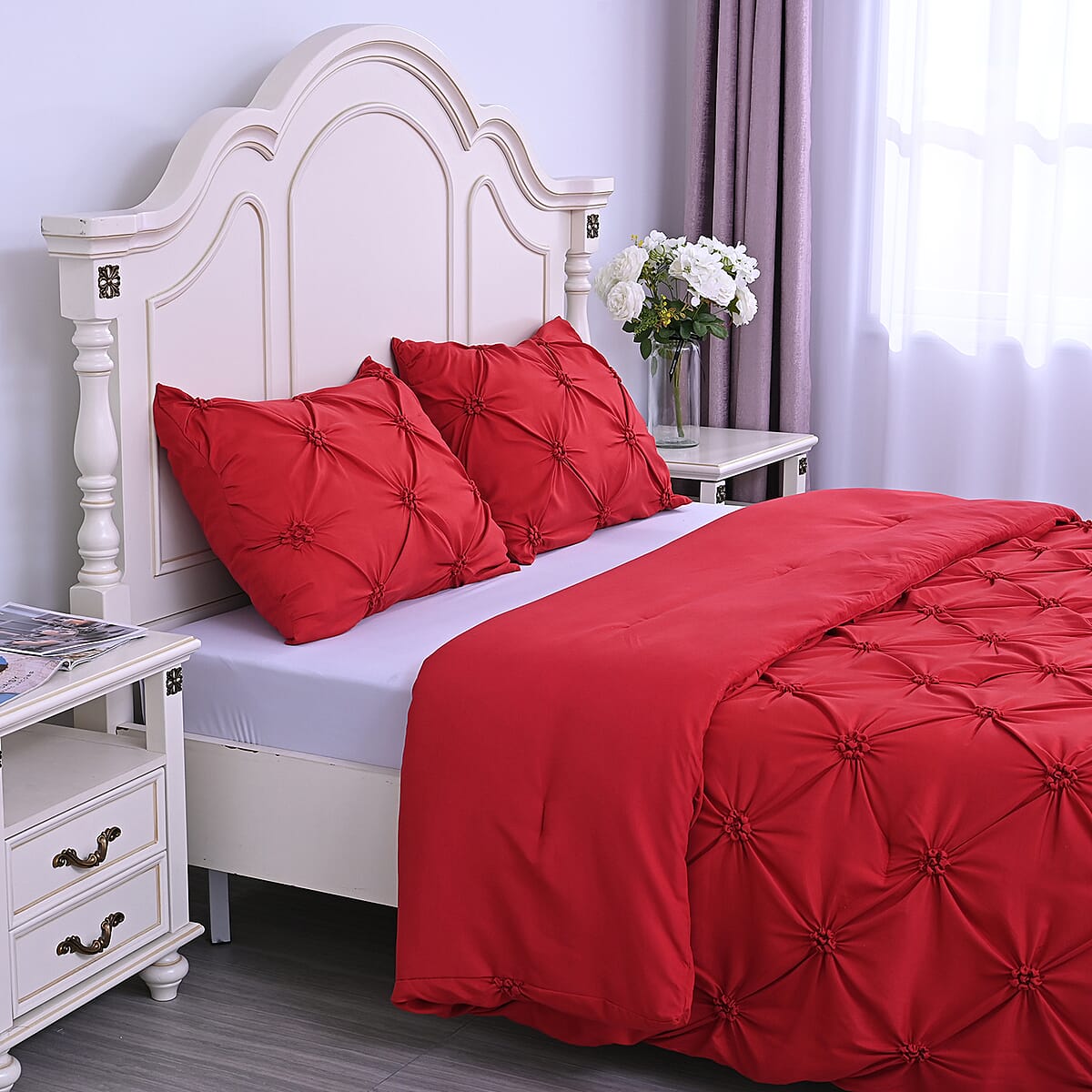 Homesmart Red Diamond Pattern Microfiber Comforter with 2 Shams - King image number 2
