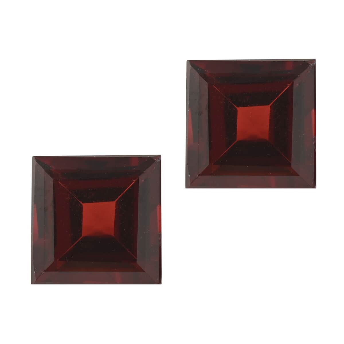 AAA Mozambique Garnet Set of 2 (Sqr 7 mm) 4.22 ctw image number 0