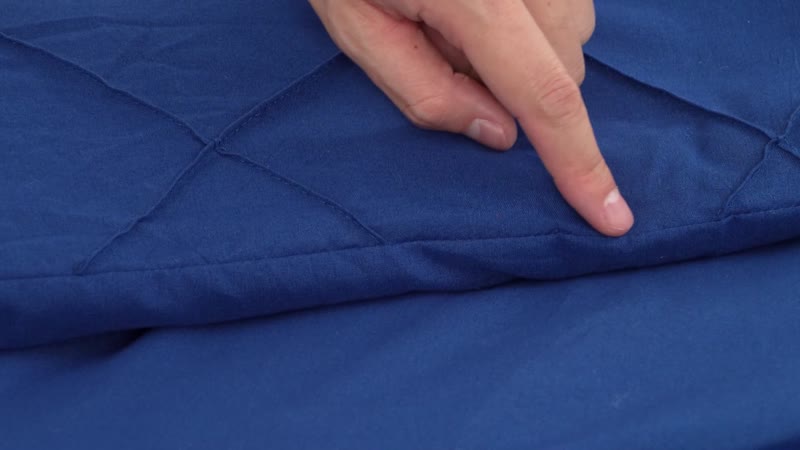 HOMESMART Blue Solid Microfiber Quilt (86"x92") and Set of 2 Shams (26"x20") - Queen