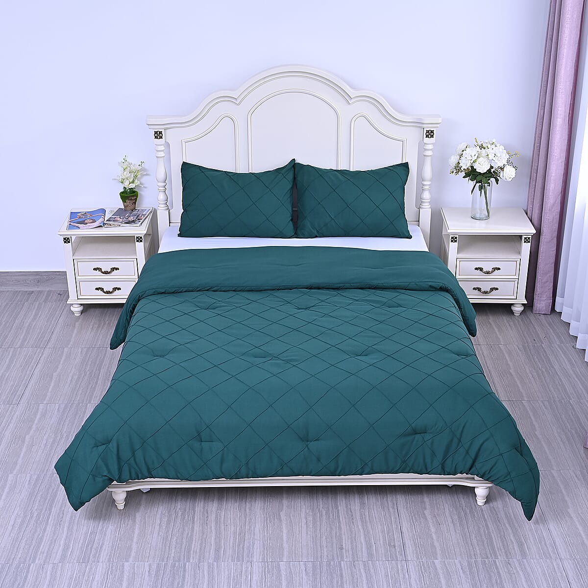Homesmart Green Solid Microfiber Quilt and Set of 2 Shams - Queen image number 1