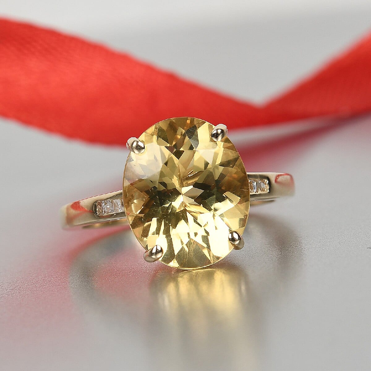 Luxoro 10K Yellow Gold Mexican Yellow Labradorite and Diamond Solitaire Ring (Size 8.0) 2.70 Grams 4.20 ctw image number 1