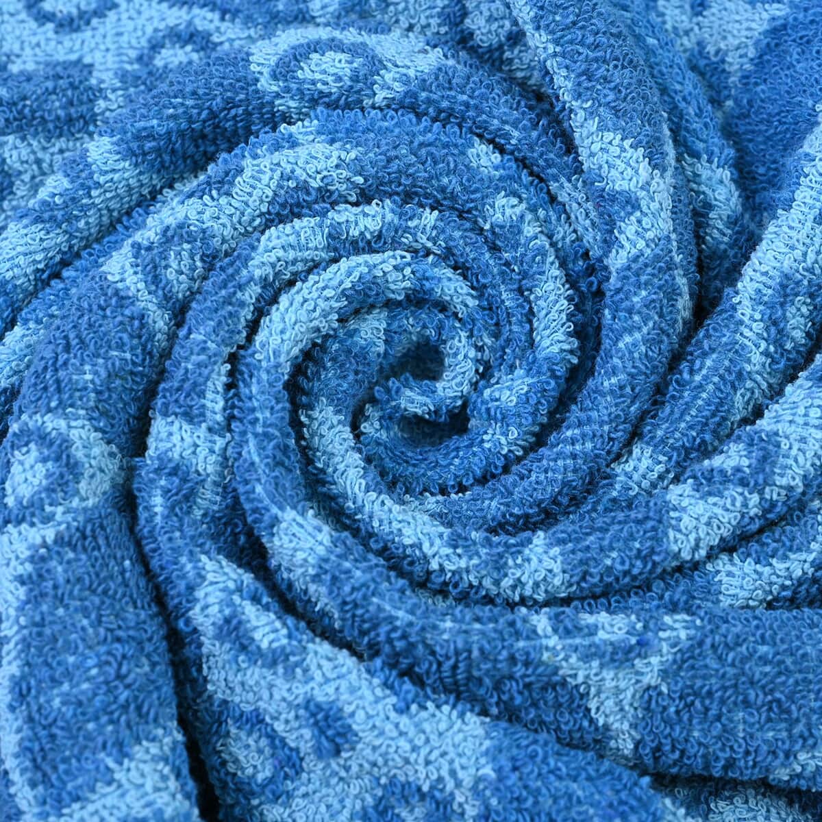 Light Blue 90% Cotton and 10% Polyester Comfortable Bath Towel image number 6