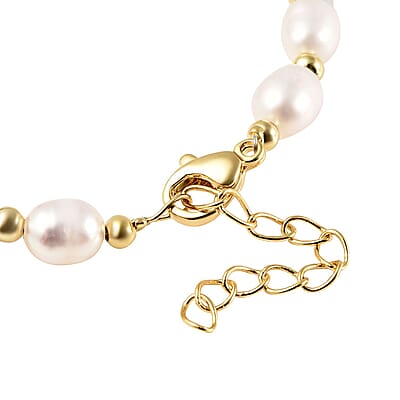 Simulated Ruby and White Freshwater Pearl Bracelet With Four Clover Leaf Charm in Goldtone Lobster Clasp (7.5-9.5-In)