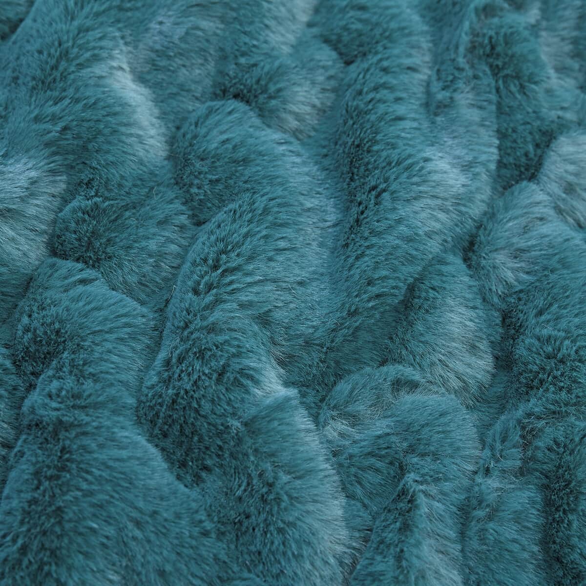Homesmart Teal Pleated Faux Rabbit Fur Blanket image number 4