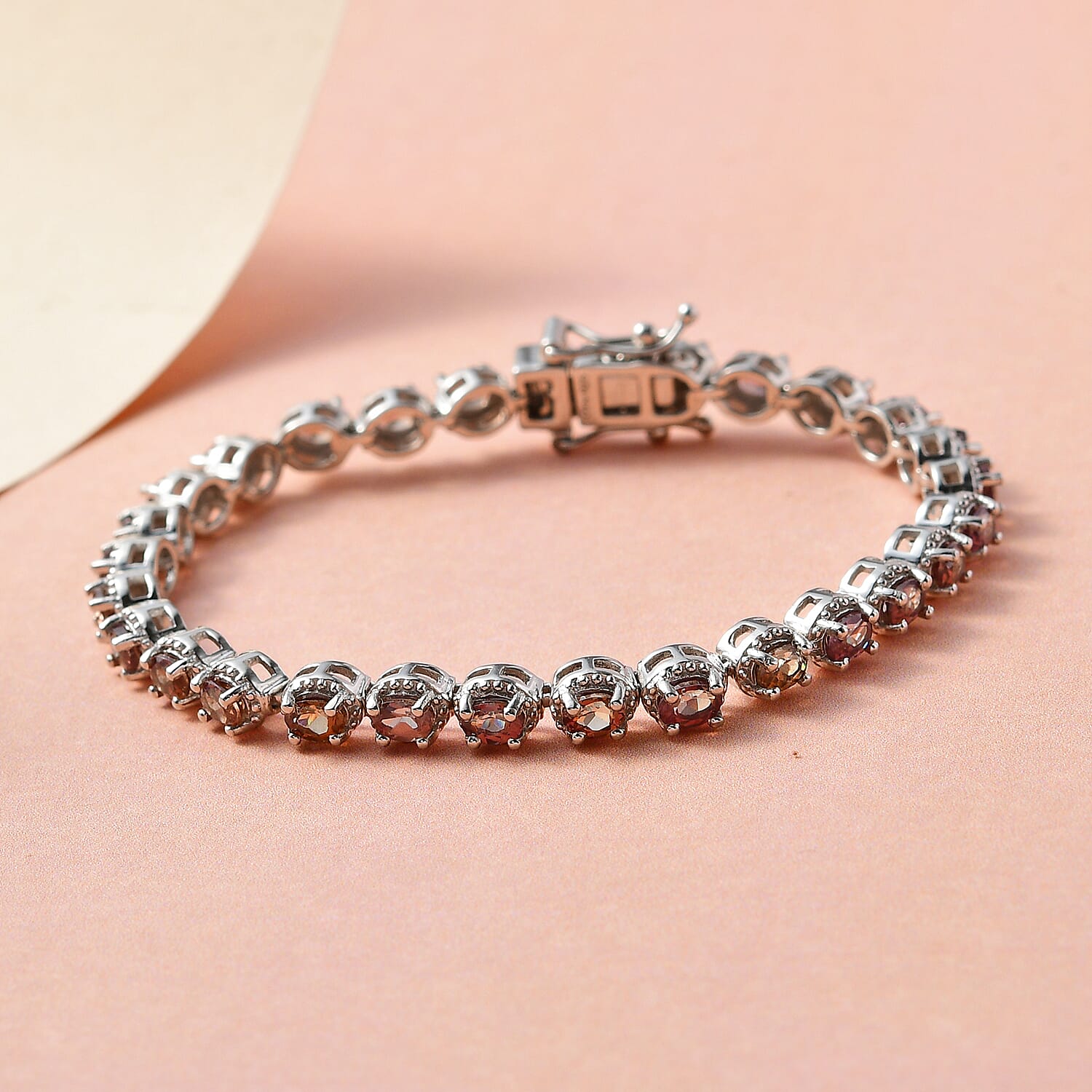 Merelani Color Change Garnet Tennis Bracelet in Platinum Over Sterling Silver (6.50 In) 10.70 Grams 5.75 ctw