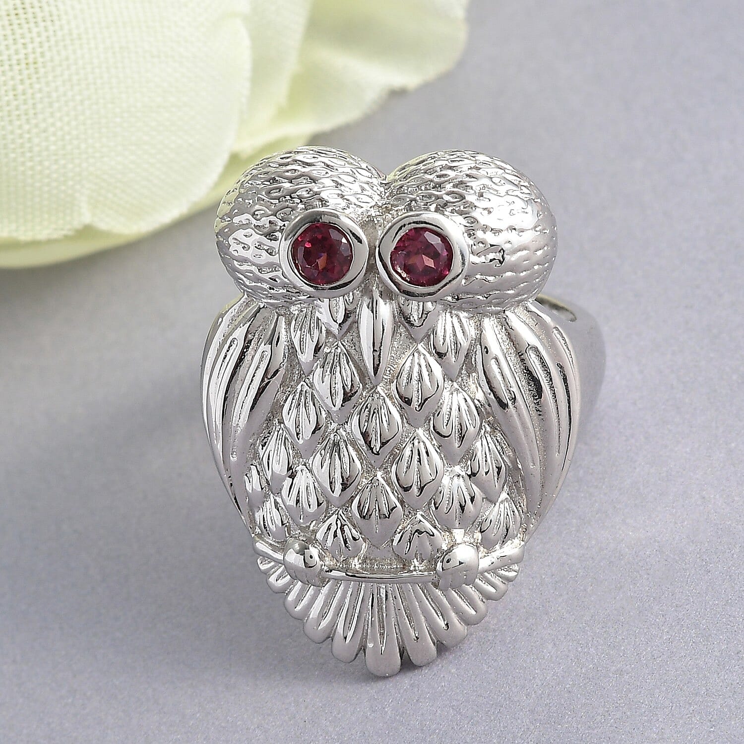 Orissa Rhodolite Garnet Owl Ring in Platinum Over Copper (Size 9.0) 0.30 ctw