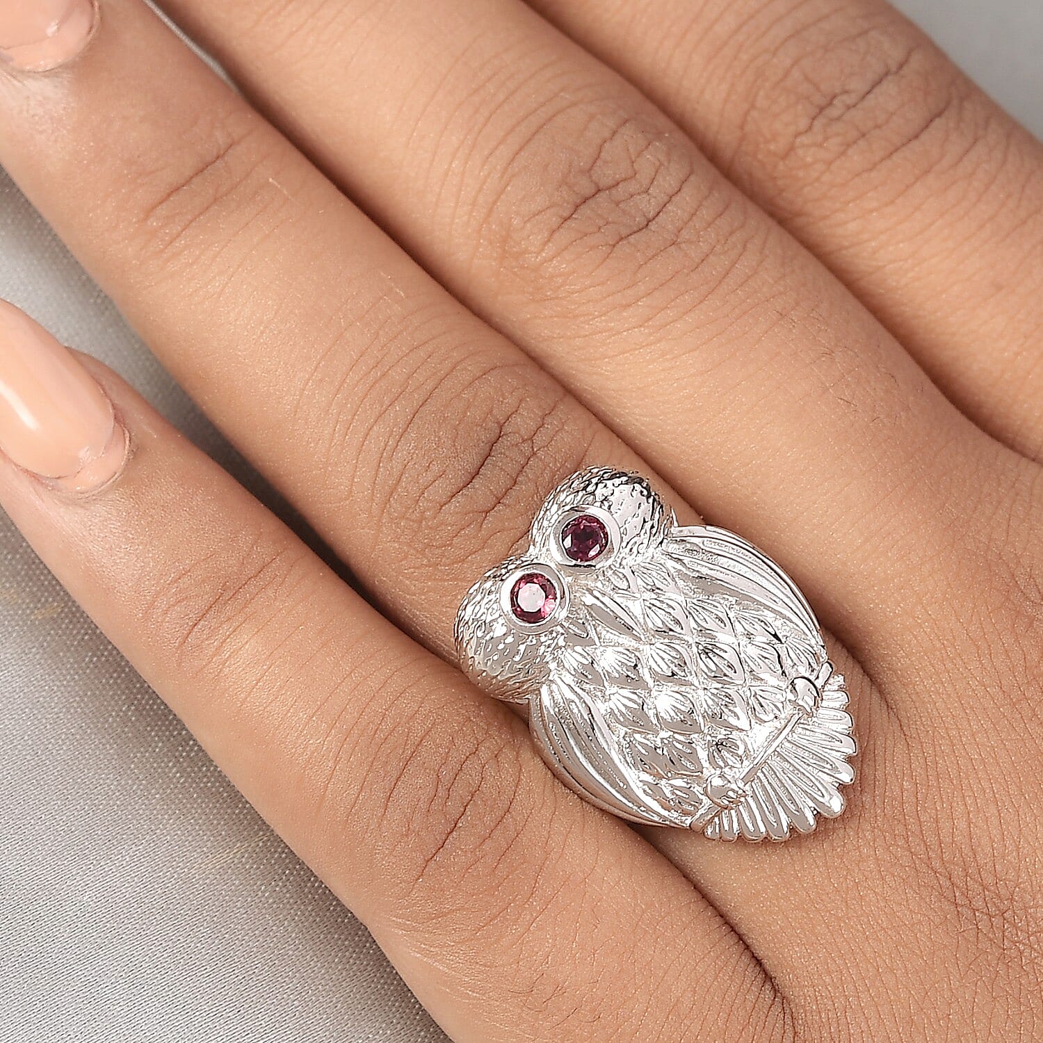 Orissa Rhodolite Garnet Owl Ring in Platinum Over Copper (Size 9.0) 0.30 ctw