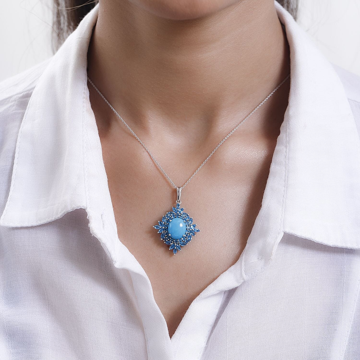 Malgache Neon Apatite - Product card gallery slide 3 (10144418398491)