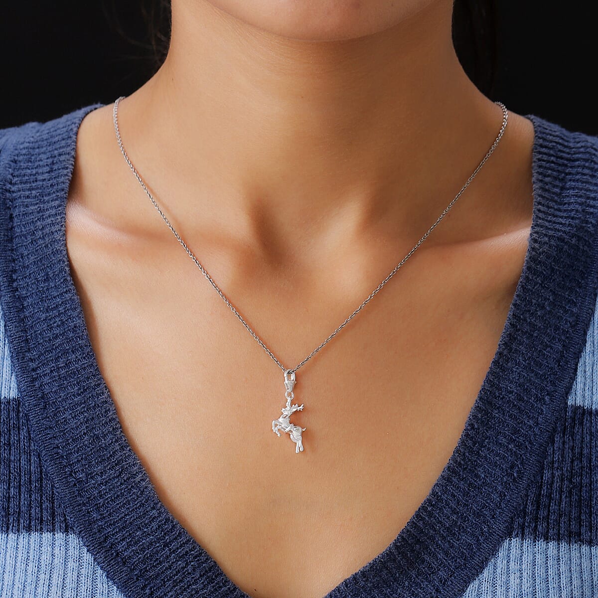 Sterling Silver Reindeer Charm 2.05 Grams image number 2