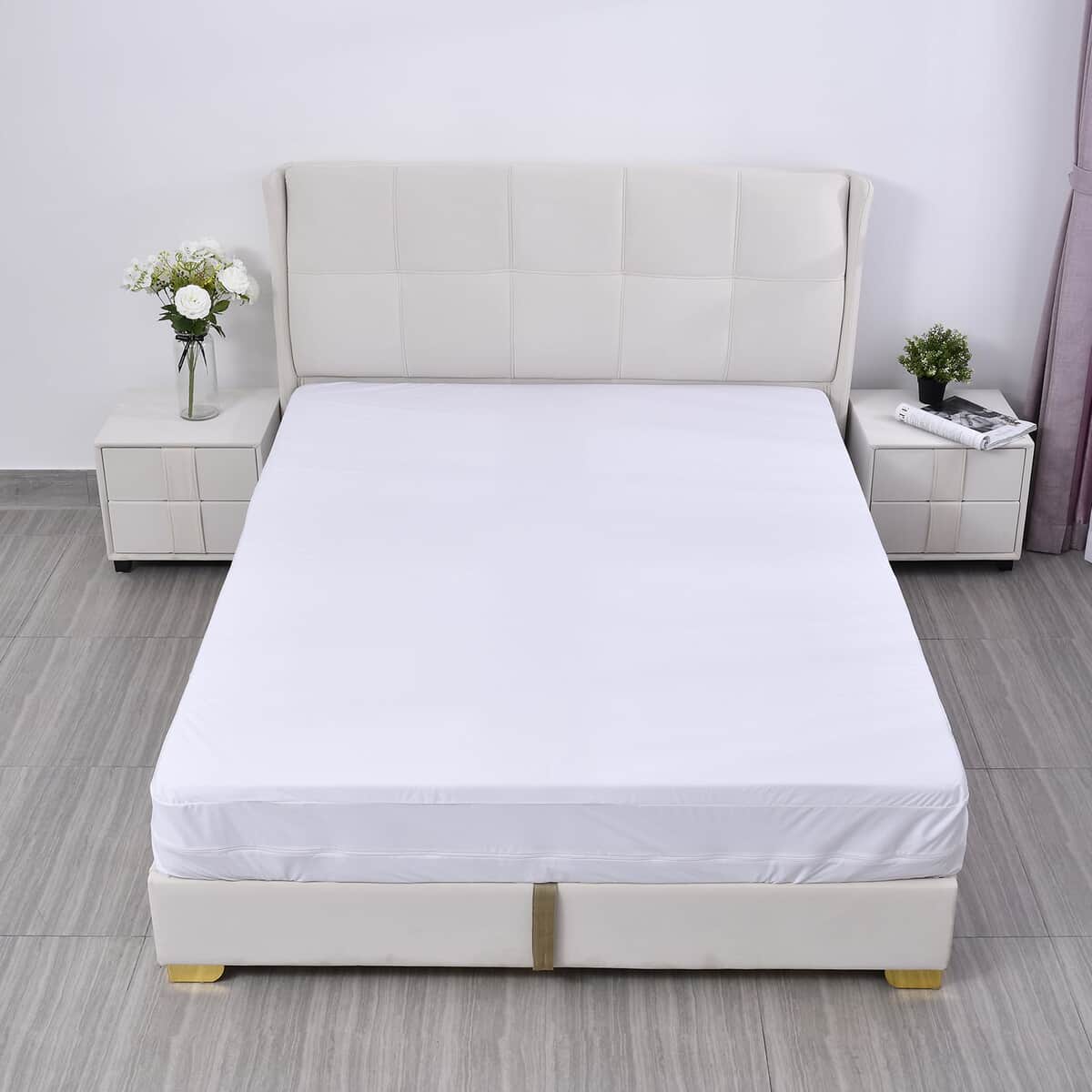 Homesmart White Polyester Bed Bug Mattress Protector Queen image number 1