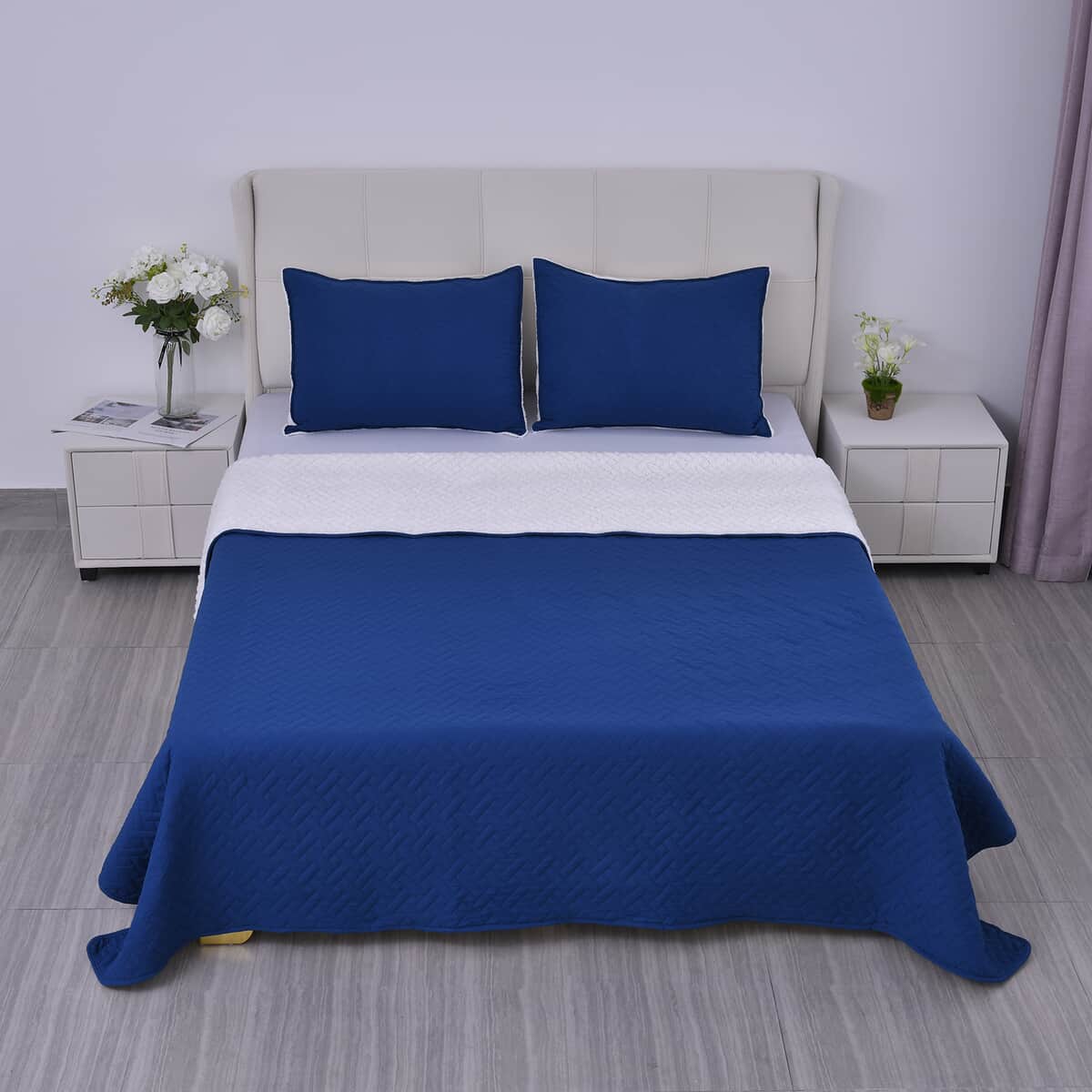 Homesmart Navy Solid Sherpa and Microfiber Quilt (King) and Set of 2 Shams image number 1