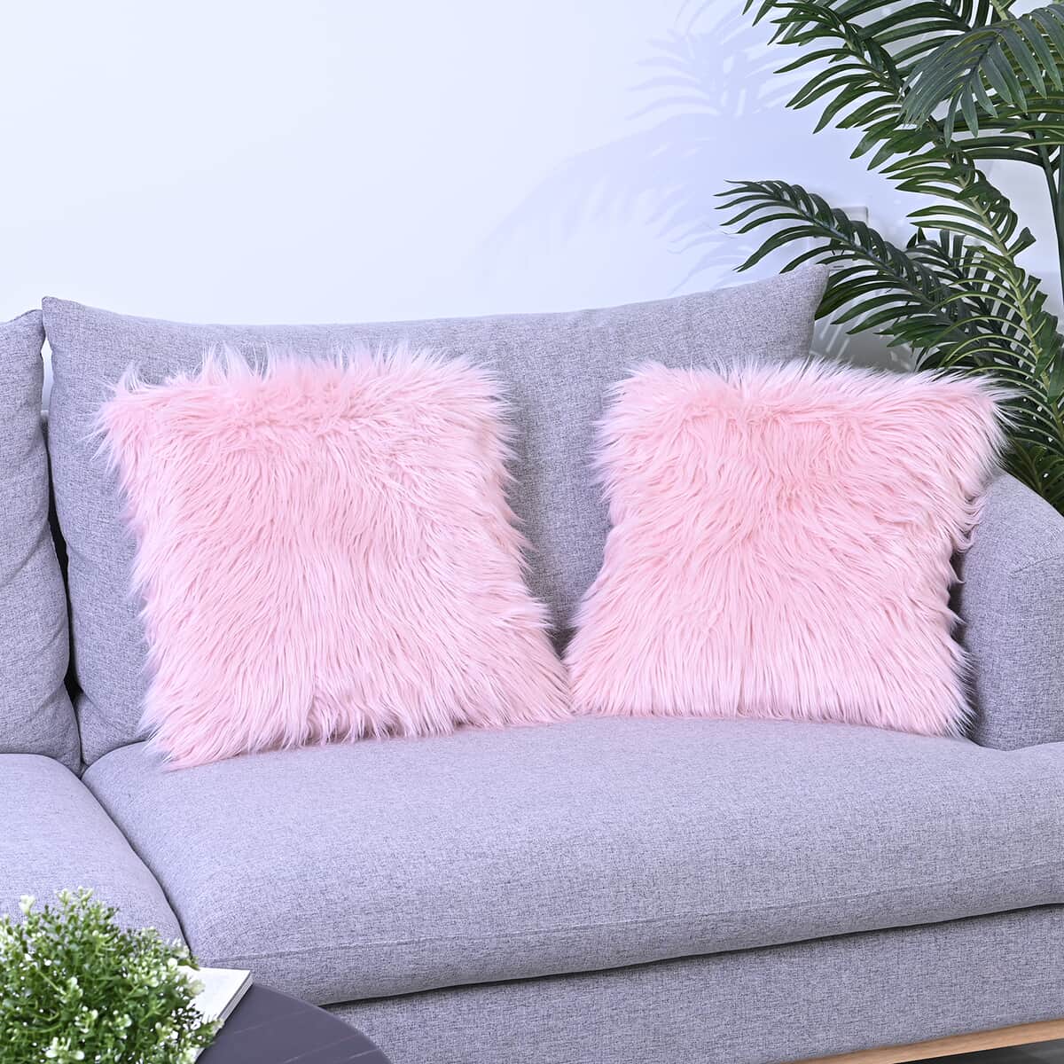 Homesmart Pink Set of 2 Faux Fur Cushion Cover image number 1