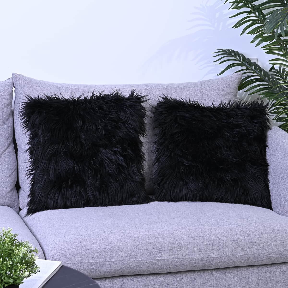 Homesmart Black Set of 2 Faux Fur Cushion Cover image number 1