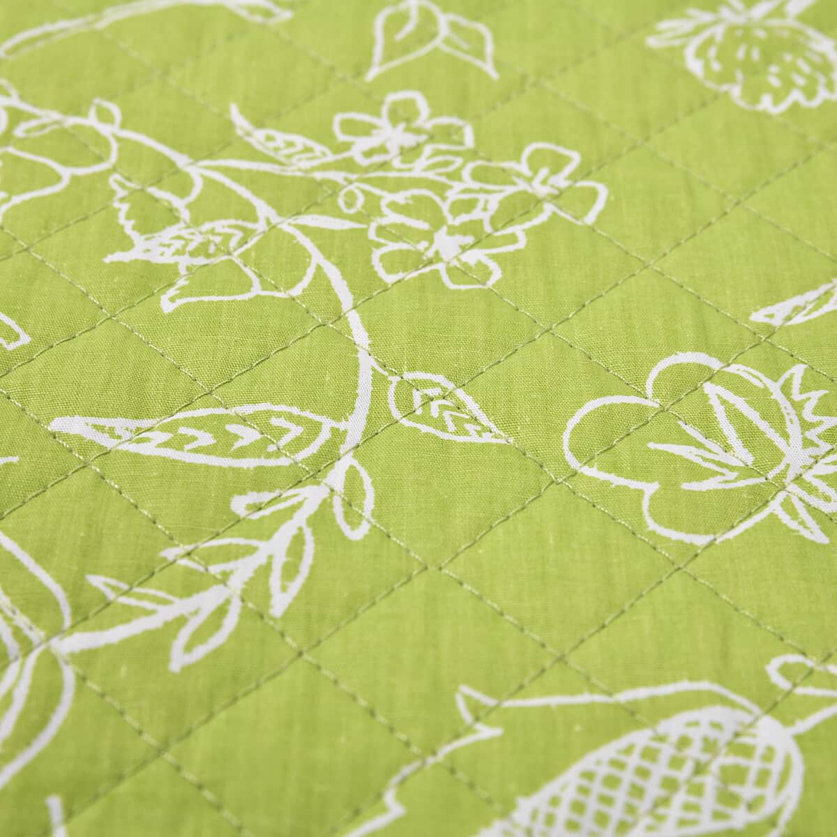 HOMESMART Set of 6 Green Floral Pattern 100% Cotton Quilted Placement (13"x18") image number 5