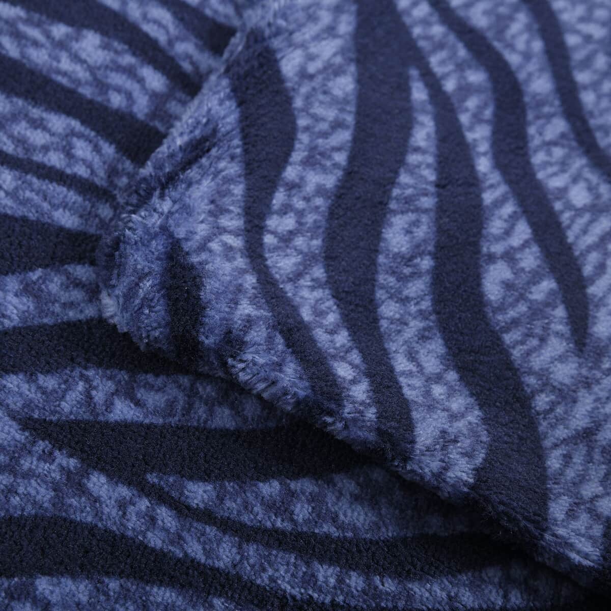 Homesmart Blue Color Zebra Stripe Pattern Microfiber Coral Fleece Blanket with 2 Cushion Covers, Microfiber Blanket Set, Soft Throw Blanket, Bedding Set, Comforter Sets image number 3