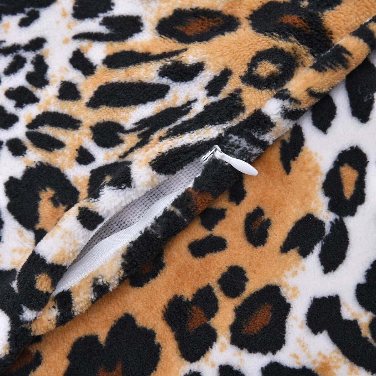 Homesmart Brown Color Leopard Pattern Microfiber Coral Fleece Blanket with 2 Cushion Covers , Microfiber Blanket Set , Soft Throw Blanket , Bedding Set , Comforter Sets image number 3