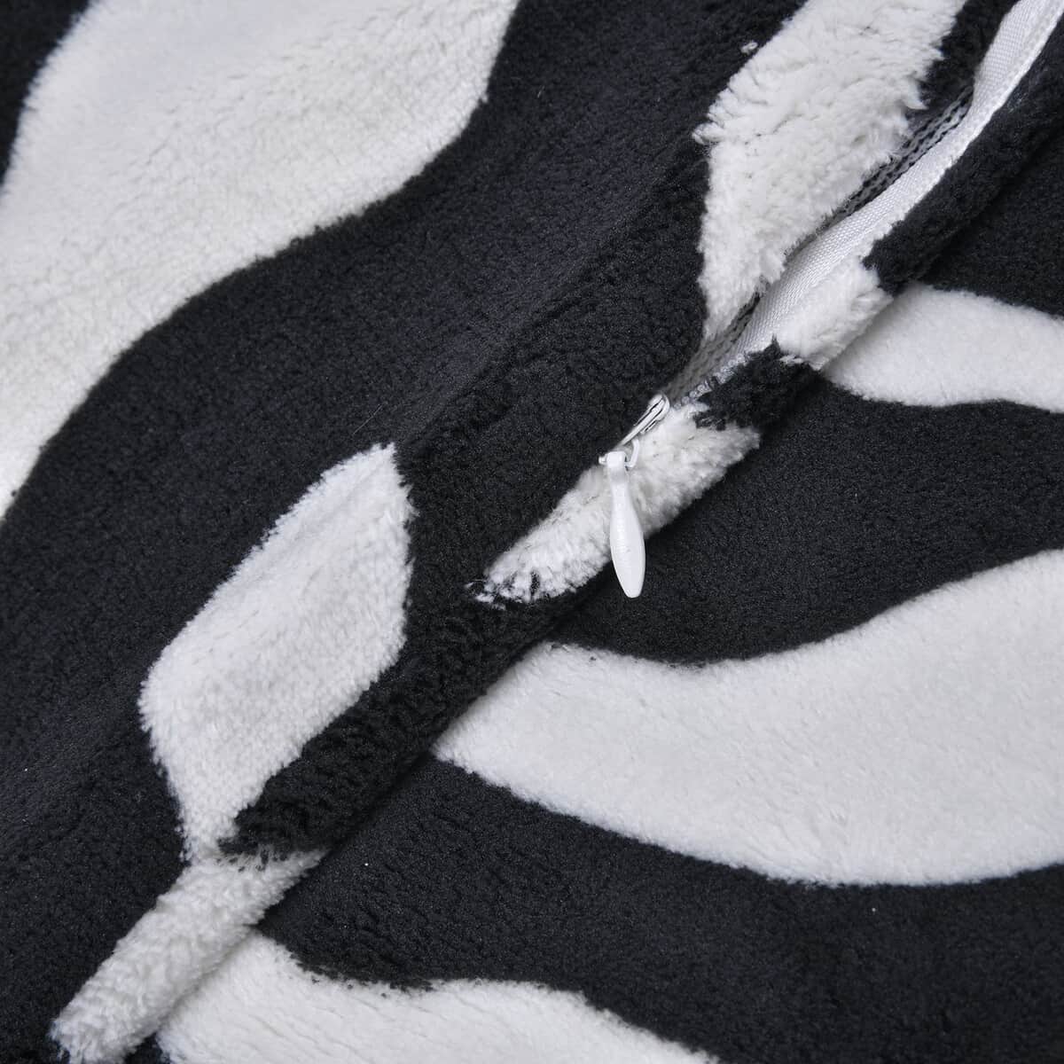 Homesmart Black & White Color Zebra Stripe Pattern Microfiber Coral Fleece Blanket (59.05x78.74) with 2 Cushion Covers image number 3