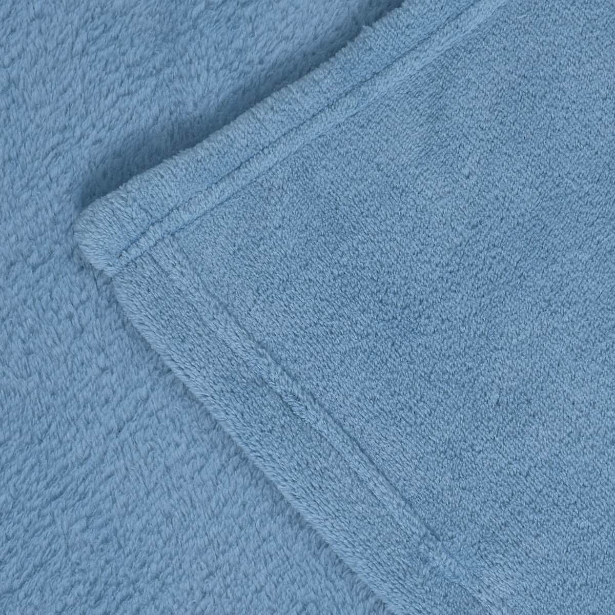 Homesmart Light Blue Solid Super Soft and Warm Coral Fleece Blanket image number 1