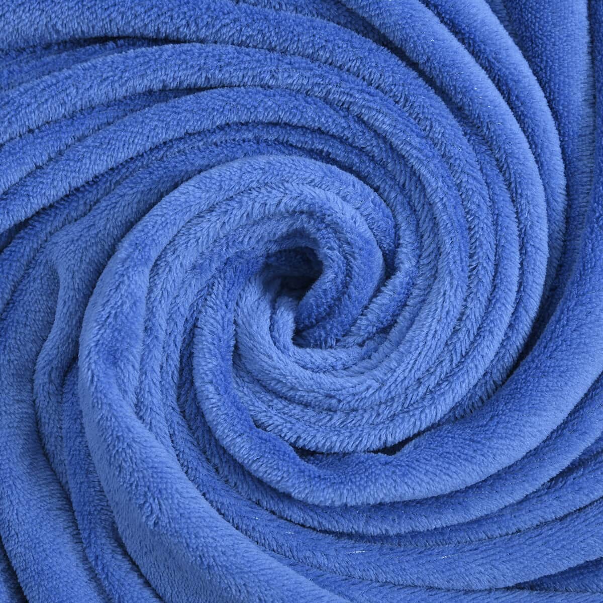 Homesmart Blue Solid Super Soft and Warm Coral Fleece Blanket image number 3