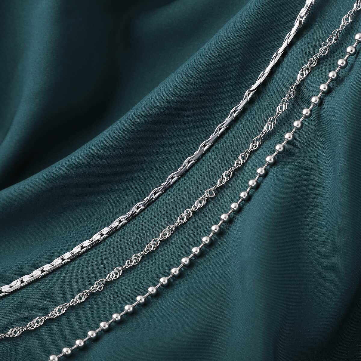 Set of 3 Beaded and Elongated Box Chain 20-22 Inches in Stainless Steel image number 1